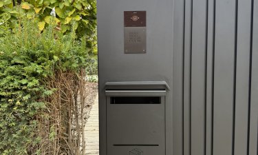 LED-Line schuifpoort met gevelbekleding — Borgloon